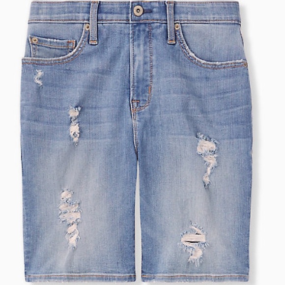 TORRID NWT PLUS SIZE JEAN SHORTS - Picture 5 of 6